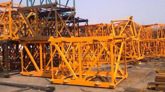 臨清建機(jī)分享：山東塔機(jī)是由哪幾部分組成的，塔機(jī)自身如何升高